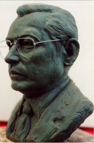 Dr Leopoldo Gonzalez